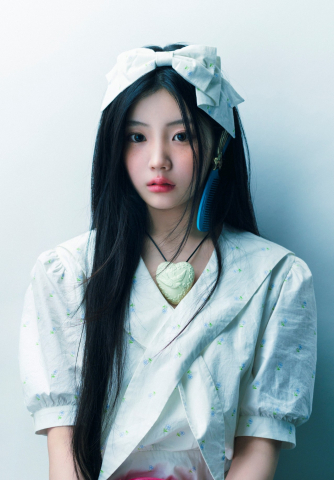 투썸플레이스, 대세 아일릿 원희와 봄·여름 캠페인 전개 예고